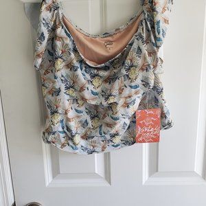 Kortni Jeane Ruffled Around top